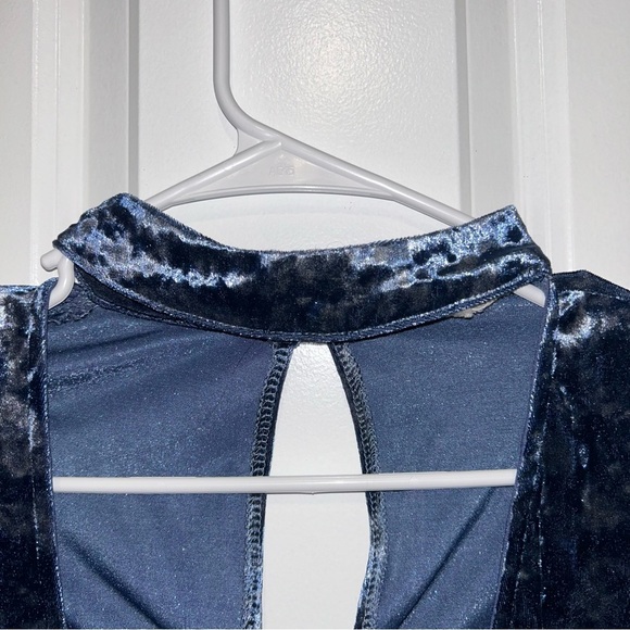 Honey Belle Velvet Tie Wrap Blouse w/ Butterfly Sleeves - Blue - Picture 5 of 7